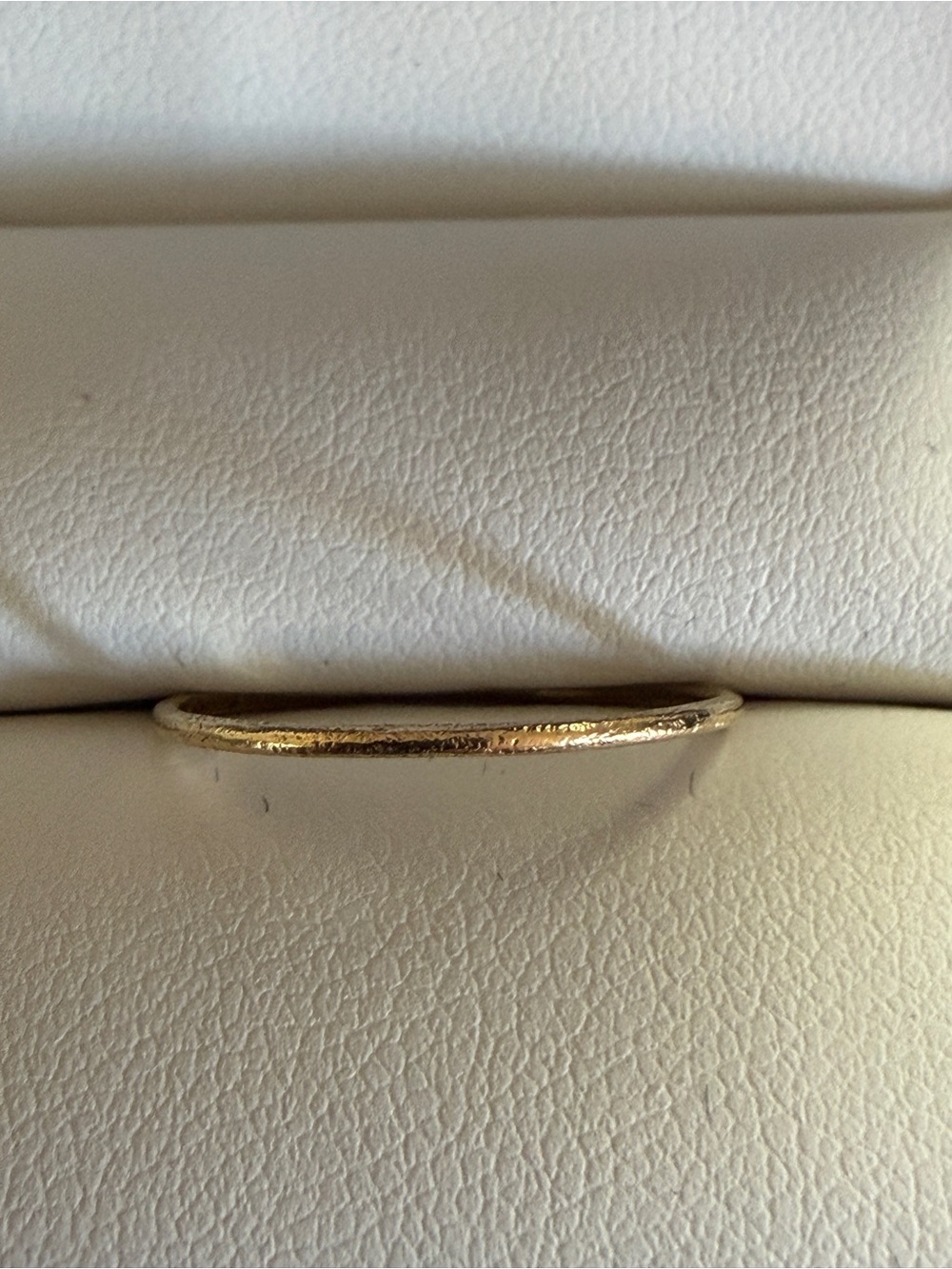 Satomi Kawakita Sz 7 18k 0.9mm Rough Texture Gold Band Catbird - Picture 5 of 9